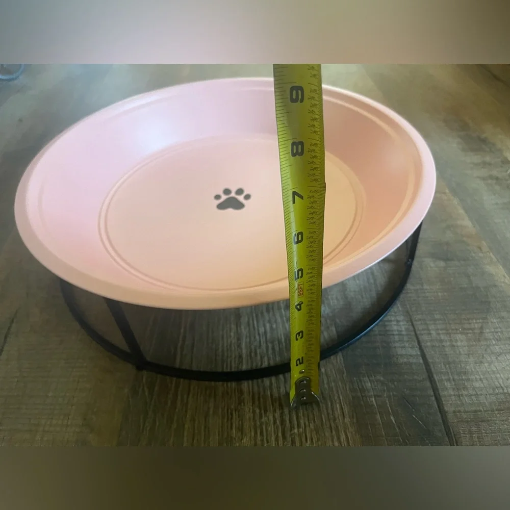 Elevated stainless steel 18-Cup Pet water/food Bowl-Peach with Black Stand. NWT.
